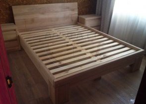 Кровать из дерева на заказ К-004 в спальню фото