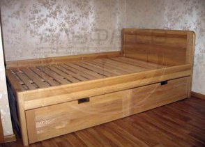 Кровать из дерева на заказ К-040 в спальню фото