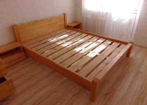 Кровать из дерева на заказ К-001 в спальню фото